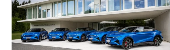 Alpine A390